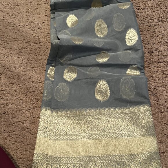 Soft Banarasi Saree in Dusty Gray with Rich Zari Border & Pallu - Picture 14 of 16